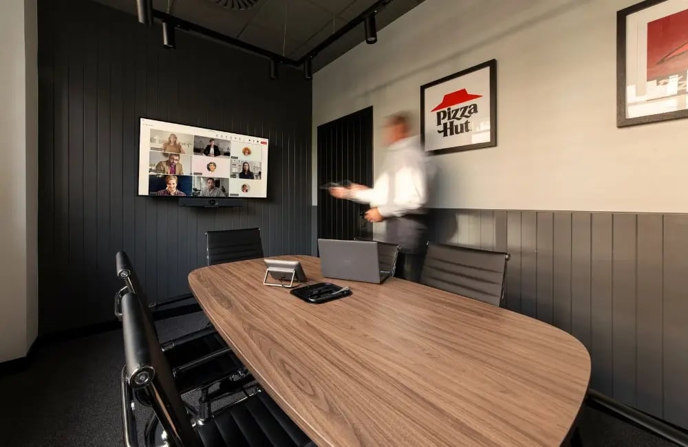 Pizza Hut commercial fit out